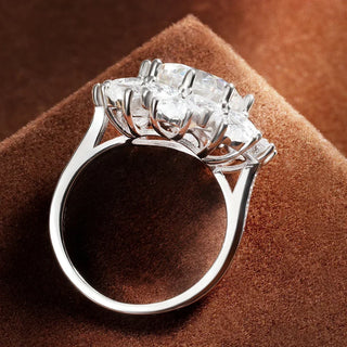 Antoinette Bloom Ring