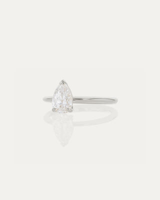 PEAR CUT LAB DIAMOND CLASSIC SOLITAIRE RING 18K GOLD