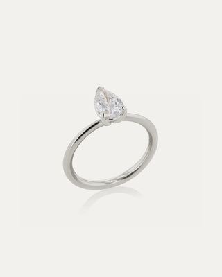 PEAR CUT LAB DIAMOND CLASSIC SOLITAIRE RING 18K GOLD