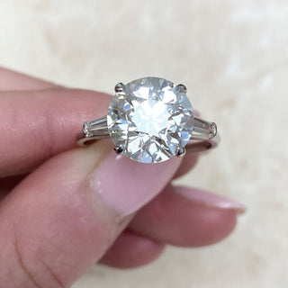 wiss-Cut diamond showcasing its unique facet pattern.