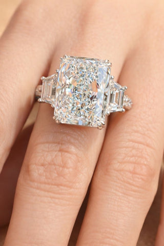 The Grand Mirage Ring