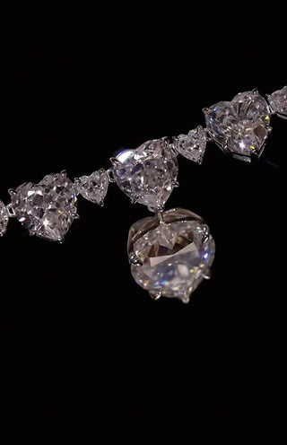 Crystal Heartshine Necklace close look - Azzallure